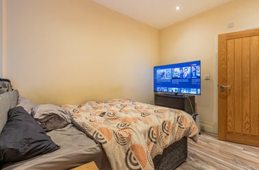 Colum Road, Cathays, Cardiff - Image 3